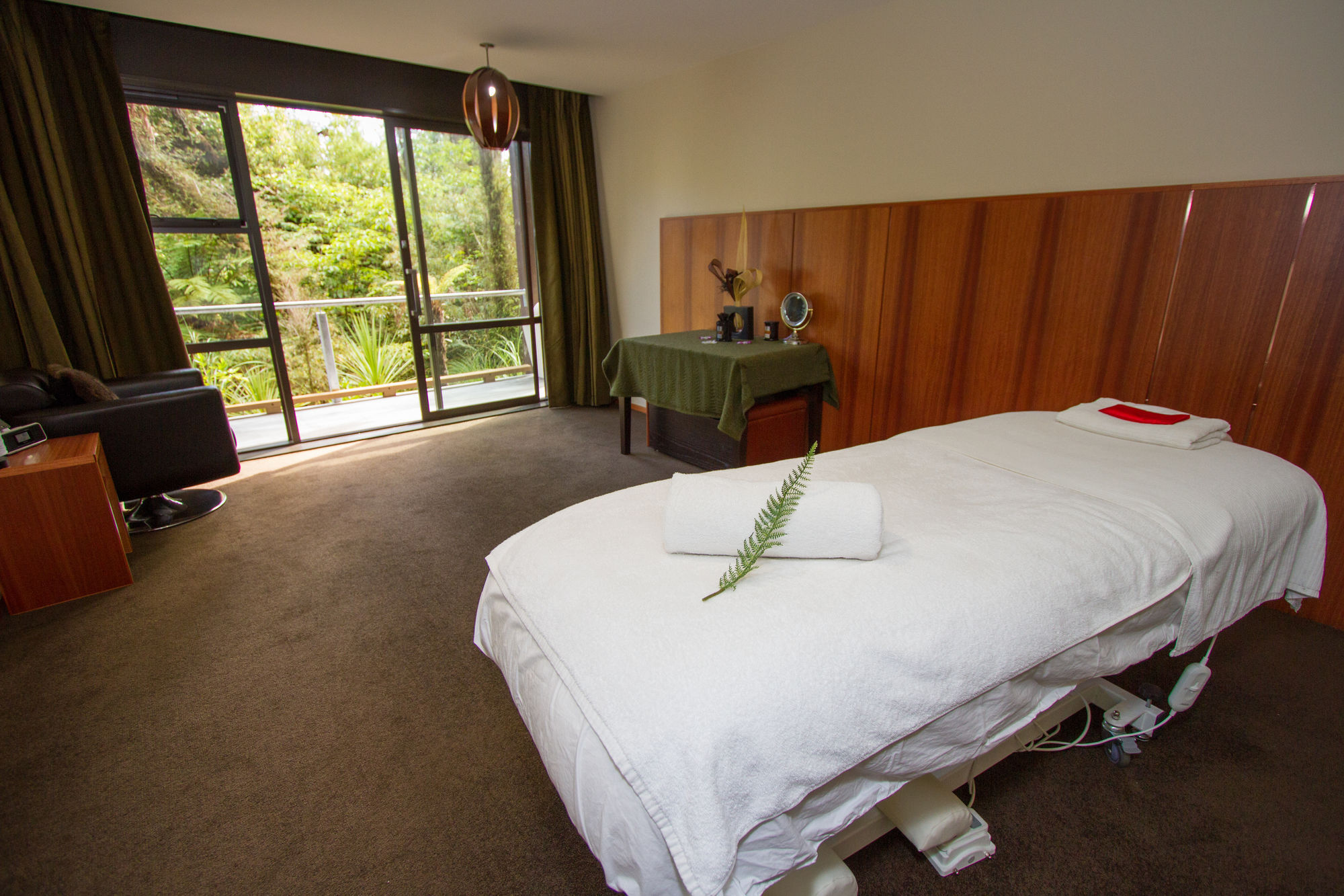 Legacy Te Waonui Hotel Земля Франца-Иосифа Экстерьер фото